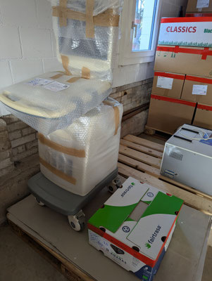 Unter anderem darf diesmal auch ein Ultraschallgerät mit, welches besonders sorgfältig verpackt werden muss.