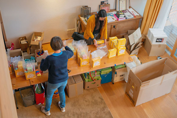 Es versteht sich wohl von selbst, dass die Verpackungstage wiederum nur der Abschluss der mit langer Hand vorbereiteten Weihnachtsaktion waren.