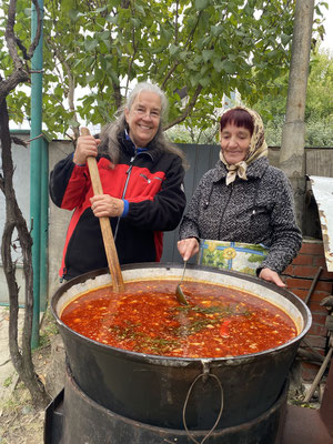 ... und 100 Liter Bogrács zu kochen!