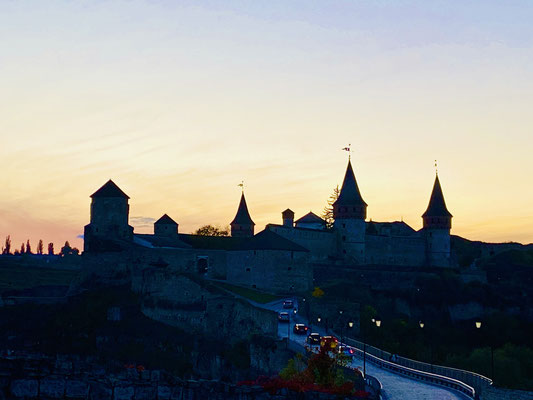 Abendstimmung in Kamjanez, auf dem Weg nach Winnyzja, wo die beiden übernachten werden.