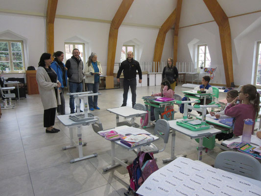 Aufgrund der hohen Schülerzahlen (Binnenflüchtlinge aus dem Osten) gibt es in der Schule diverse improvisierte Schulräume, wie hier im Bischofshaus.