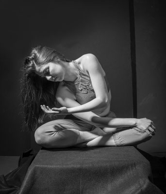 Seated gestures