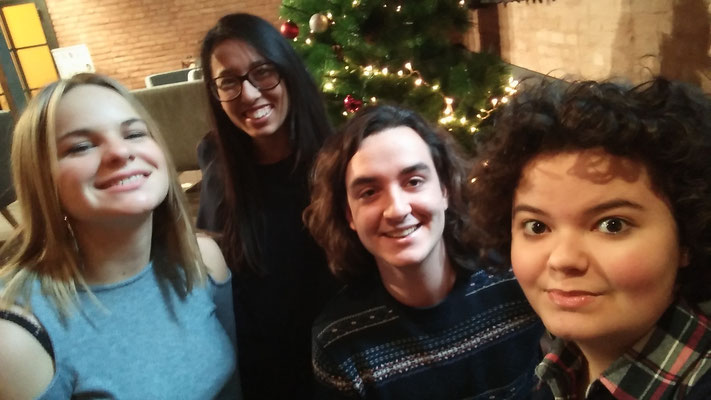 D'esquerra a dreta: Elena Núñez, Layla Zaoui, Gerard Solé i Mixa