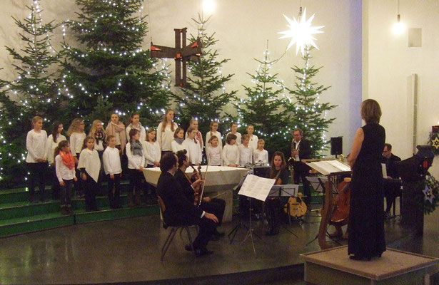 Der Junge Chor mit der Chorleiterin Sigrid Hartmann