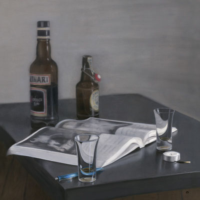 Bier Sambuca und ein Buch