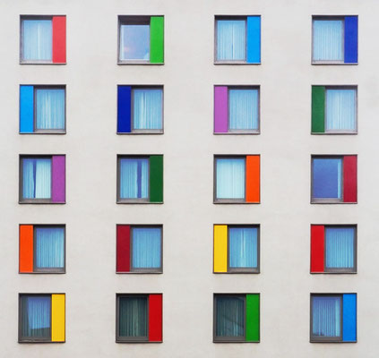 Windows... Fassade eines Hotels in Bochum
