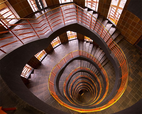 Treppe im Sprinkenhof in Hamburg (2)