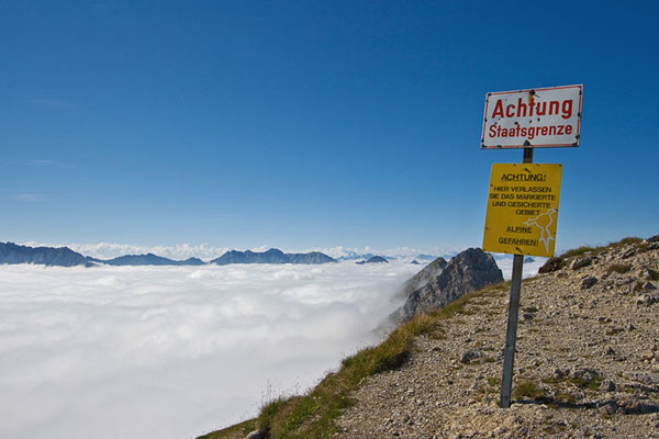 Der Fotograf steht auf Deutschem Boden - die Wolken sind in Österreich