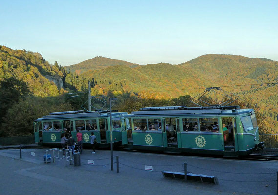 Trem de cremalheira ao pico do Drachenfels