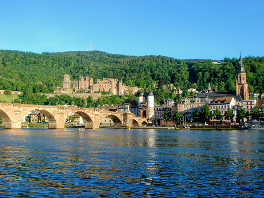 Vista do rio Neckar e do centro de Heidelberg