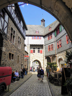 Na area interior do Castelo Schloss Burg