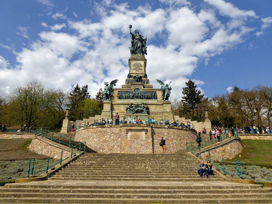Monumento Niederwald com a estátua "Germania"