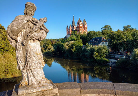 Statue on the medieval bridge of Limburg