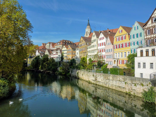 Nas margens do rio Neckar na cidade suábia de Tübingen