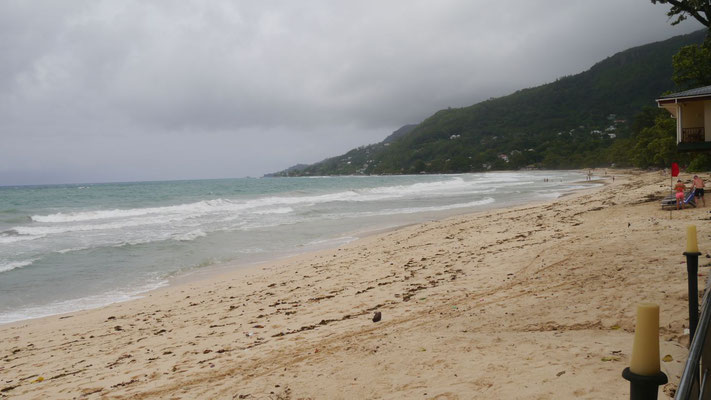 Beau Vallon, mit 3 km der längste Strand der Seychellen