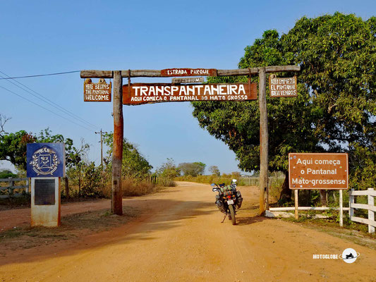 Das Tor zur Transpantaneira, die von Poconé 150 km weit ins Pantanal hineinführt und bei Porto Jofre am Rio Paraguay endet