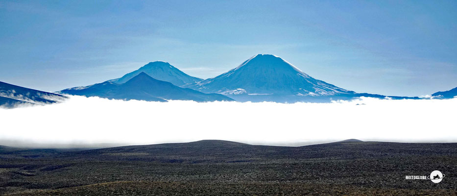 Der Vulkan Parinacota und Payachata