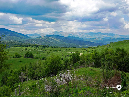 Auf Schotterpisten durch die Bergwelt von Bosnien Herzegowina