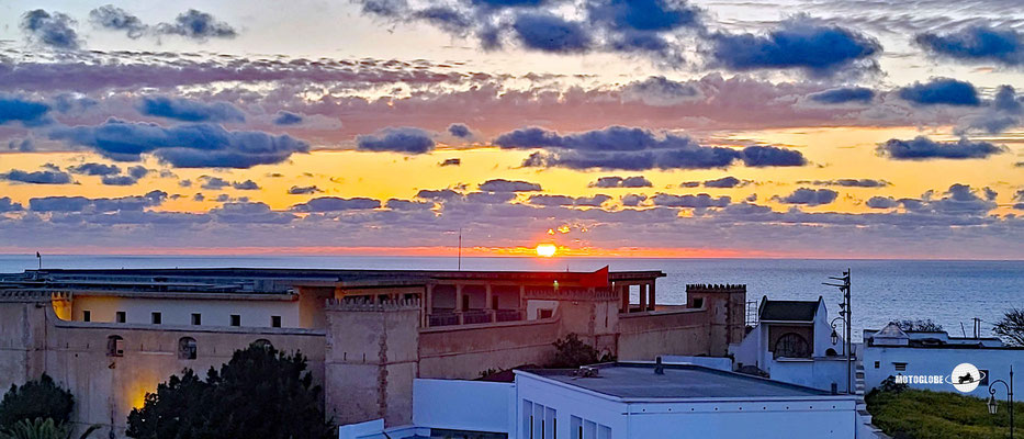 Sonnenuntergang von der Dachterrasse meines Hotels in Rabat