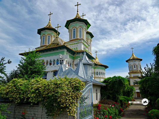 In der Region Moldawien stehen in fast allen Ortschaften schöne Kirchen und Klöster