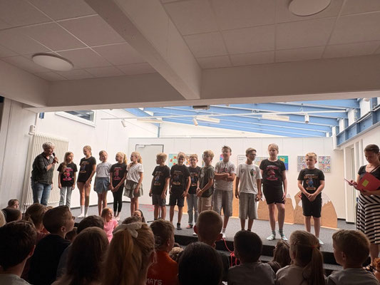 Unsere Medienscouts werden geehrt.