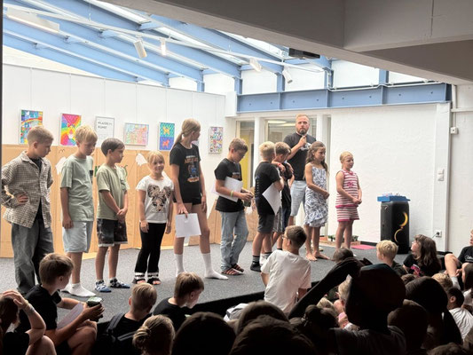 Verabschiedung einiger Schulhofhelfer:innen