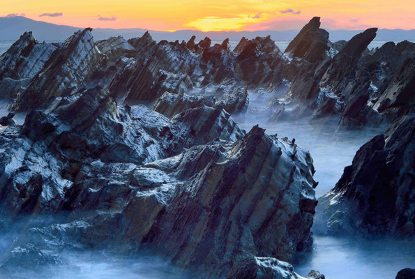奇岩夕景　2017年　第34回埼玉写真サロン【準特選】　　　　神奈川県横須賀市　
