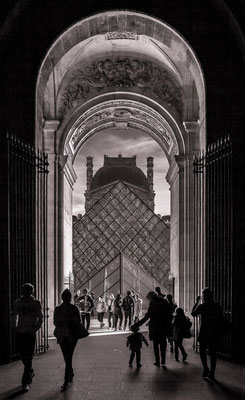 #Louvre - #Pyramide du Louvre - #ArchitecturedeParis - #Paris - #Photos de Paris - #Paysagesurbains - #DominiqueMAYER - www.dominique-mayer.com