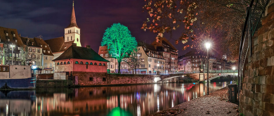 #Strasbourgcapitaledenoël - #marchédenoël - #bibelotsdenoël - #christkindelsmärik - #décorations de noël - www.dominique-mayer.com