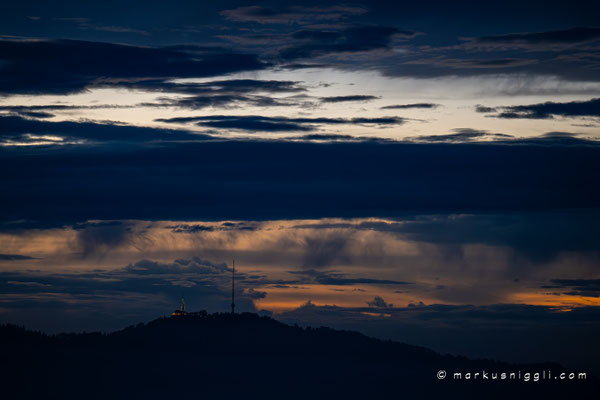 Wetterküche über dem Üetliberg, dem Zürcher Hausberg, am 17.10.2024