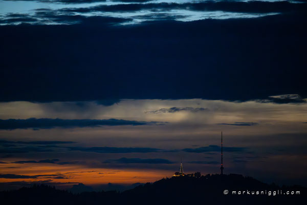 Wetterküche über dem Üetliberg, dem Zürcher Hausberg, am 17.10.2024