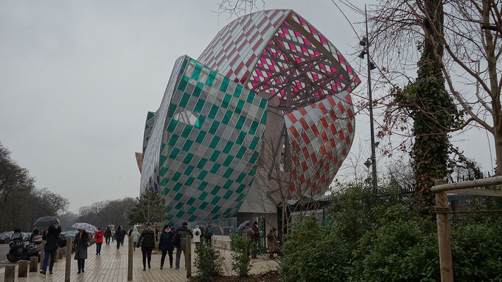 Fondation Vuitton (27/10/2014) par Frank Ghery, films colorés temporaires par Daniel Buren