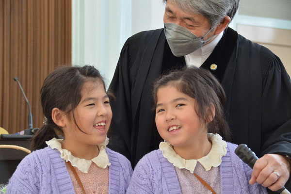2024年11月10日（日）旭東教会がある場所は、まだ、わかっていないようでした。森牧師の年齢はパパよりちょっとだけ上とのおこたえでした。