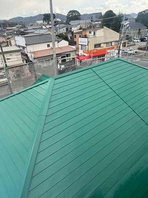2025年1月29日（水）大塗屋さん職人さんからの提供　裏手から表の通りがチラッと見えます。附属館の屋根ですね。