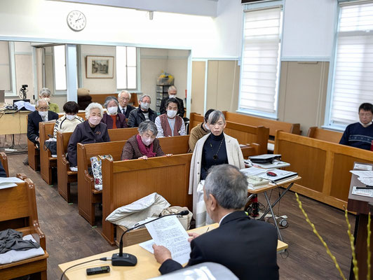 2025年1月26日（日）こちらも礼拝堂の講壇から講演時の様子を撮影しました。ゆっくり、しっかりとお話される橫野朝彦先生の説得力のあるお話に皆さんが聴き入ります。