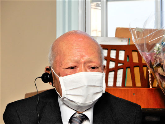 2020年11月29日（日）ひとことご挨拶をの前かな？「いさおなき我を」の賛美歌の歌詞を引用しながらお話下さいました。七十歳の引退が10年早かったかな、とも。