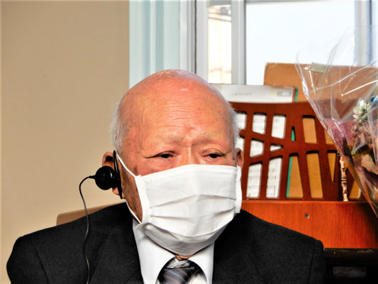 2020年11月29日（日）ひとことご挨拶をの前かな？「いさおなき我を」の賛美歌の歌詞を引用しながらお話下さいました。七十歳の引退が10年早かったかな、とも。