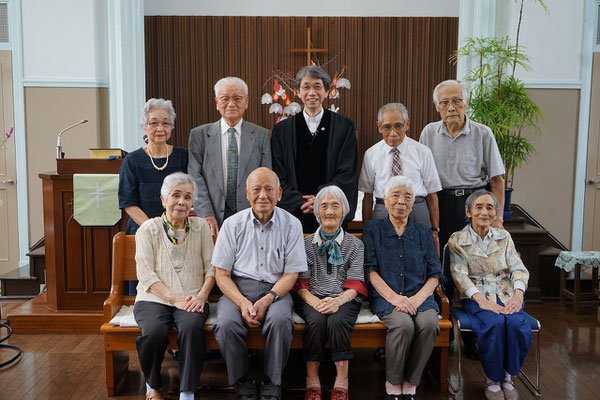 恵老祝福の日の記念写真です。一年前の写真もこのコーナーに残しておりますので、ぜひ、探して見て下さいね。