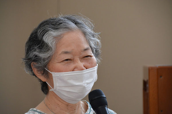2024年9月15日（日）森牧師からのインタビューにこたえられる艶子さんです。本当にうつくしい笑顔だと思います。感謝の日々が伝わって来ました。最近の楽しみなこと、人生の中で思いで深い時代などお話してくださいました。