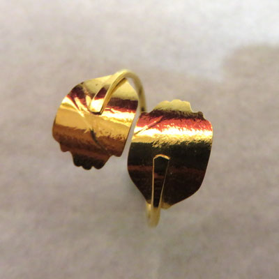 Virginie Fantino -Bague 1 - pétale -  laiton, plaqué or  