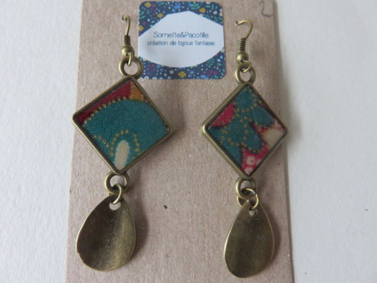 Sornette et Pacotille -Boucle en laiton finition bronze antique - cabochon carré  - breloque - tissus du Japon et résine - édition limitée