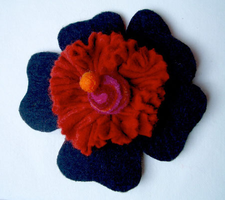 Hava Niknam - broche fleur - feutrine - 10cm