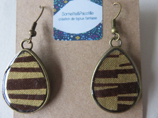 Sornette et Pacotille -Boucle en laiton finition bronze antique - cabochon goutte - tissus  "art deco" - édition limitée
