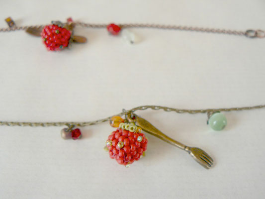 Voici des fleurs - bracelet fraise - perle