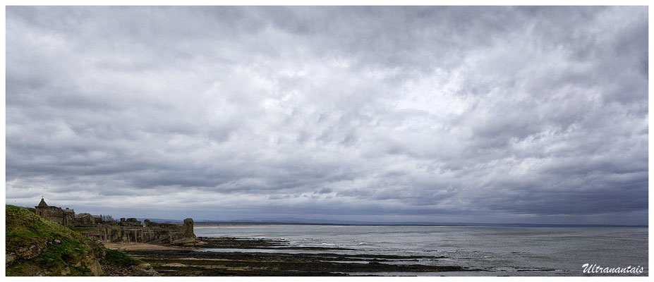 Vue sur la mer et le château de Saint Andrews