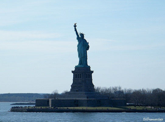 La statue de la liberté depuis le ferry de Staten Island - New York (USA)