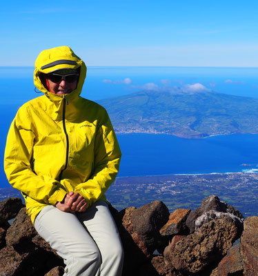 Am Gipfel, hinten Faial  - Pico