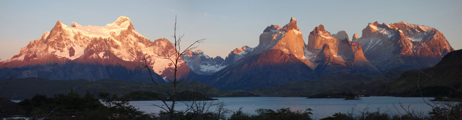 Torres del Paine im Abendlicht