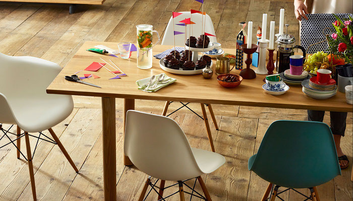 Eames Plastic Chair Vitra Luxembourg