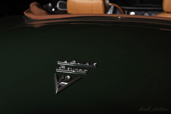 Jaguar E-Type V12 Emblem